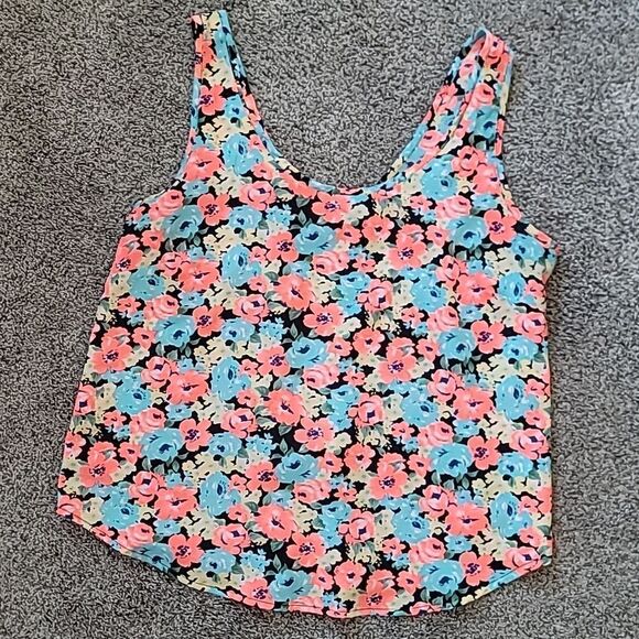 EUC!!🌺Junior's Adorable Tank Top Sz Large - Picture 1 of 6